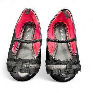 George Black  Toddler Flats with Bow Detail Size 6
